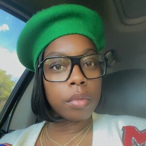 Meet your Posher, Cornella